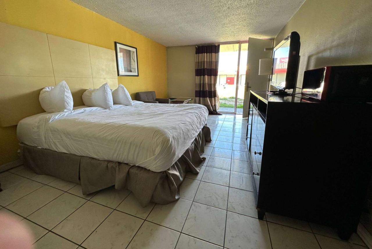 Travelodge By Wyndham Lumberton Esterno foto
