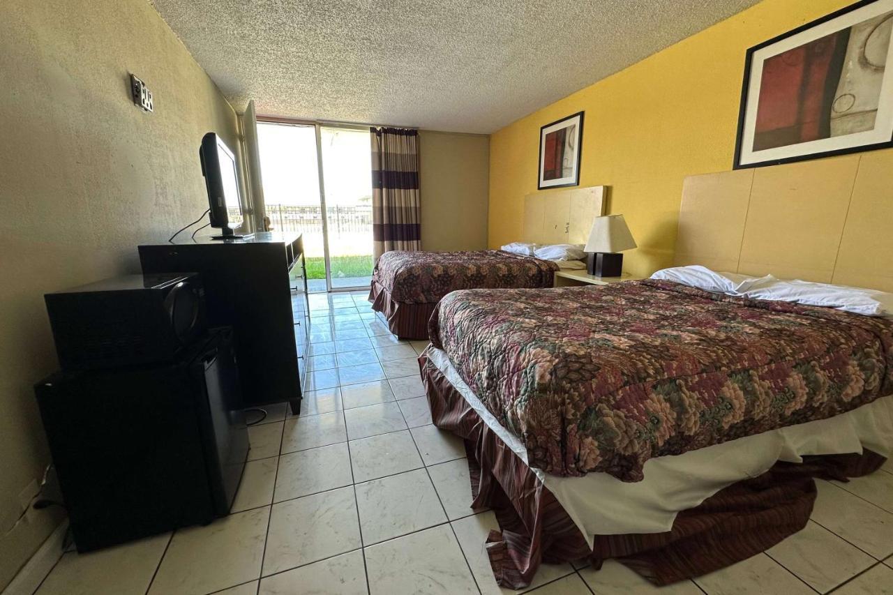 Travelodge By Wyndham Lumberton Esterno foto
