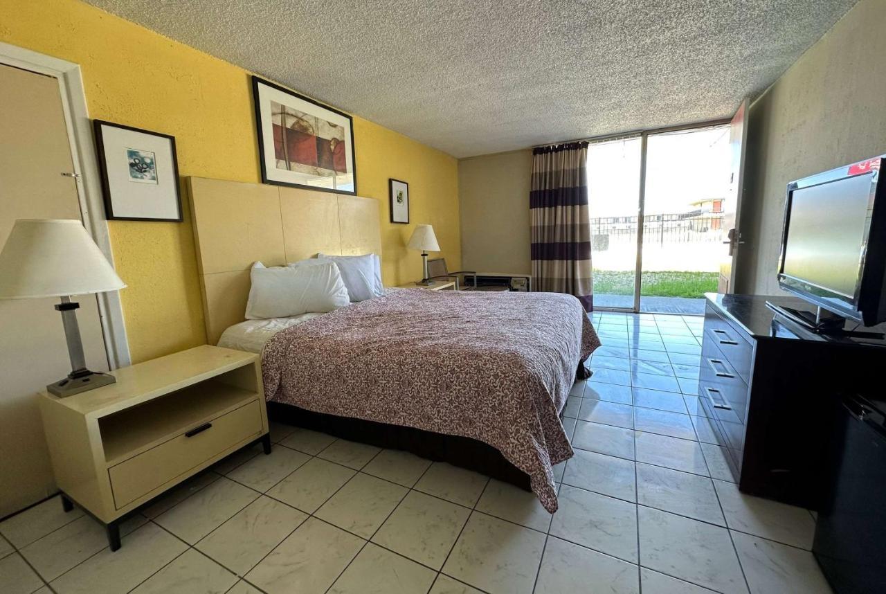 Travelodge By Wyndham Lumberton Esterno foto